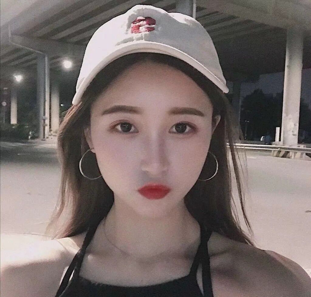 南山花月，嫩骚水多皮肤好，花式服务最销魂